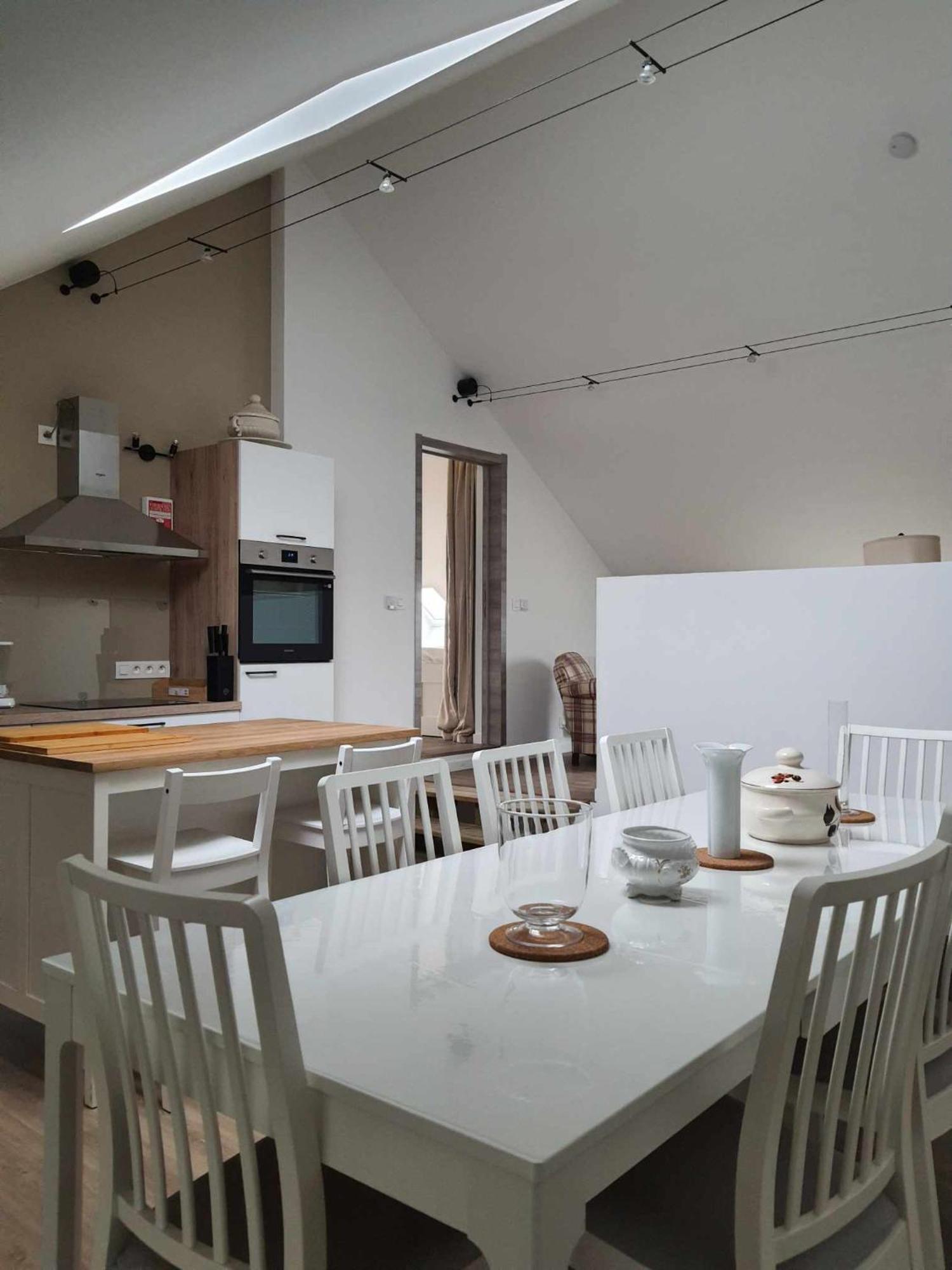 הוייט Gite Rural 3 Epis "Aux Pieds Des Ar'Den" - Chambre 1 Isolee Et Chambre 2 Dans Hall De Nuit - 34 Rue Du Chateau A 5564 Wanlin - 4 Adultes Et 2 Enfants מראה חיצוני תמונה